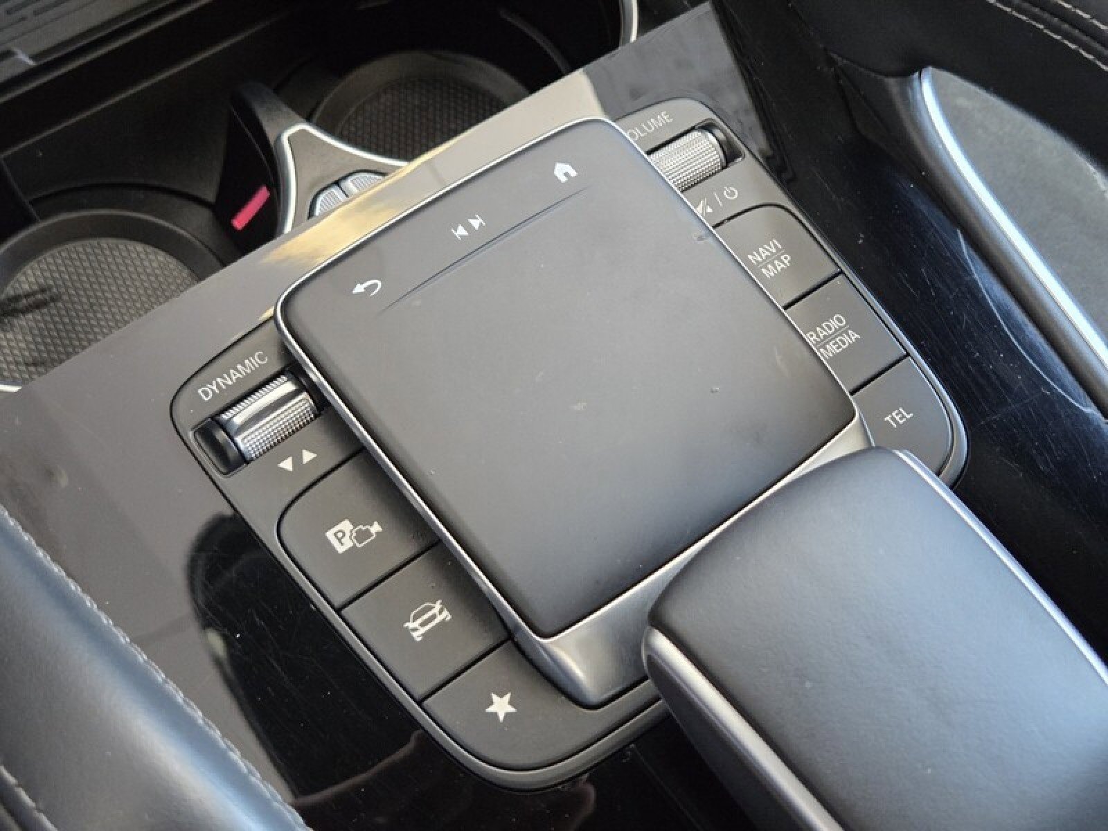 Certified 2024 Mercedes-Benz GLE 53 AMG 4MATIC Coupe w/ Driver Assistance Package image 33