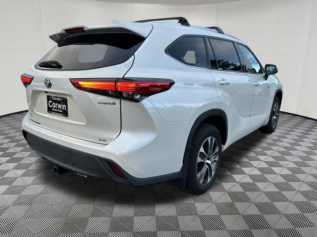 Used 2020 Toyota Highlander XLE AWD/4WD image 8