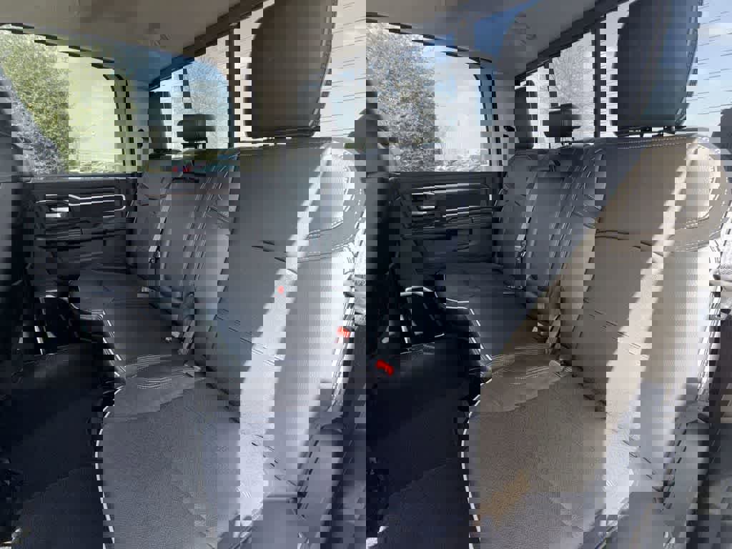 Used 2024 RAM 2500 Laramie image 13