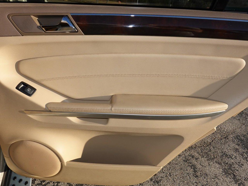 Used 2012 Mercedes-Benz GL 320 BlueTEC 4MATIC image 27