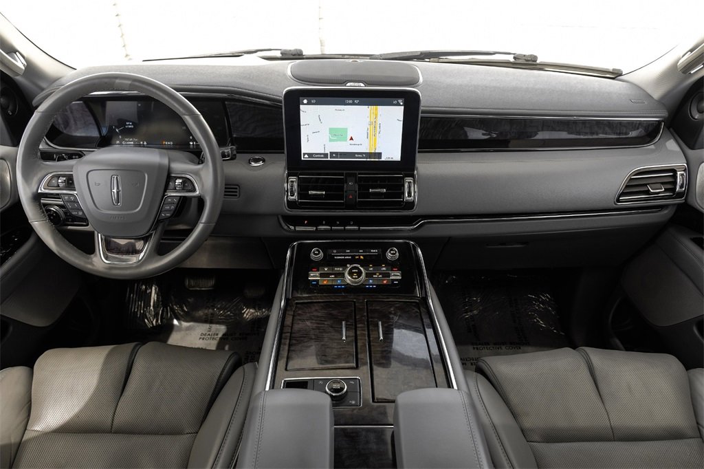 Used 2019 Lincoln Navigator Reserve image 13