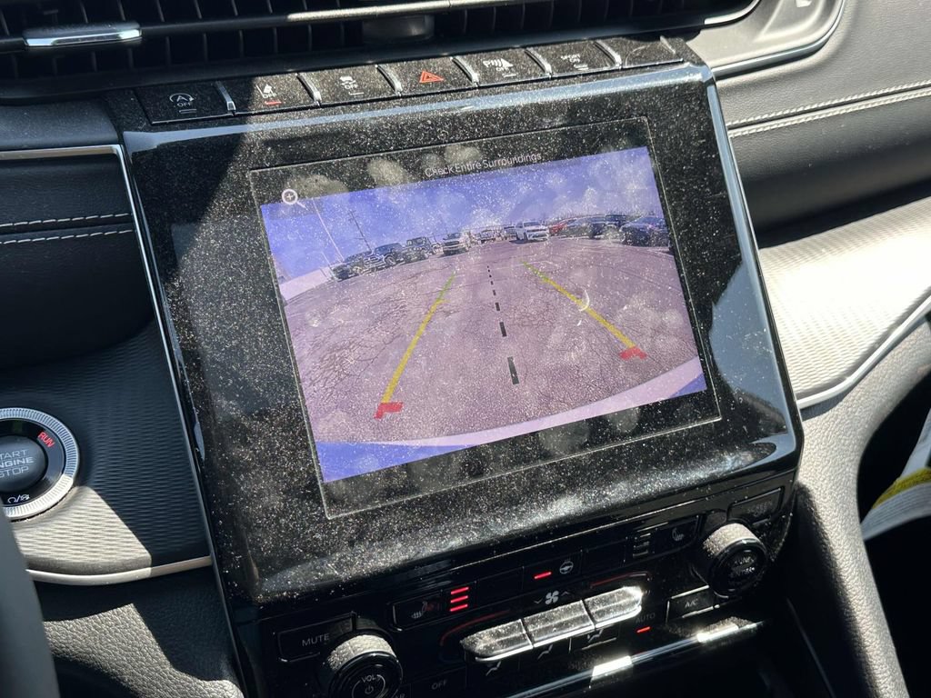 Certified 2024 Jeep Grand Cherokee Altitude AWD/4WD image 25