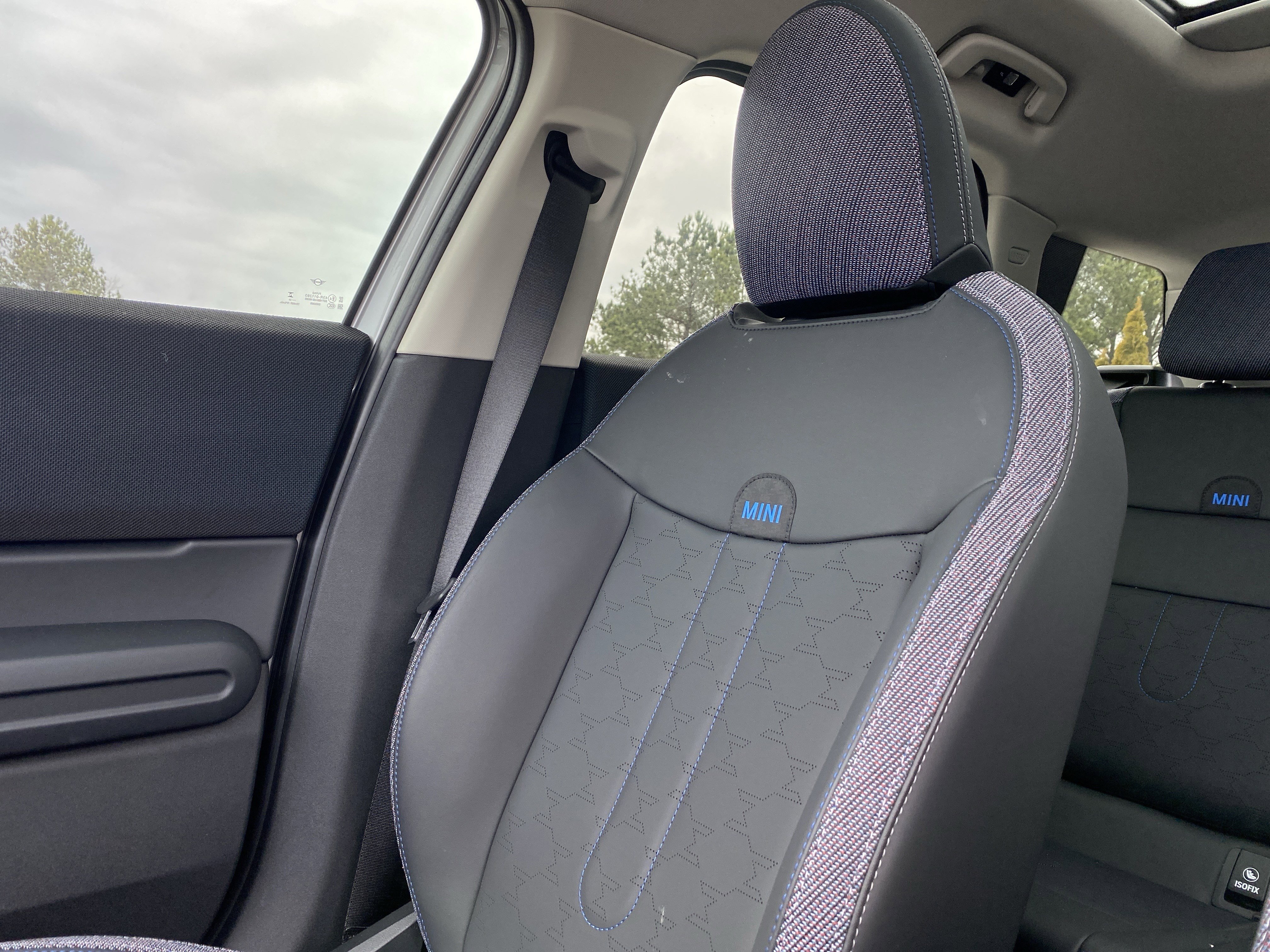 Used 2025 MINI Cooper Countryman S w/ Comfort Package Max image 18