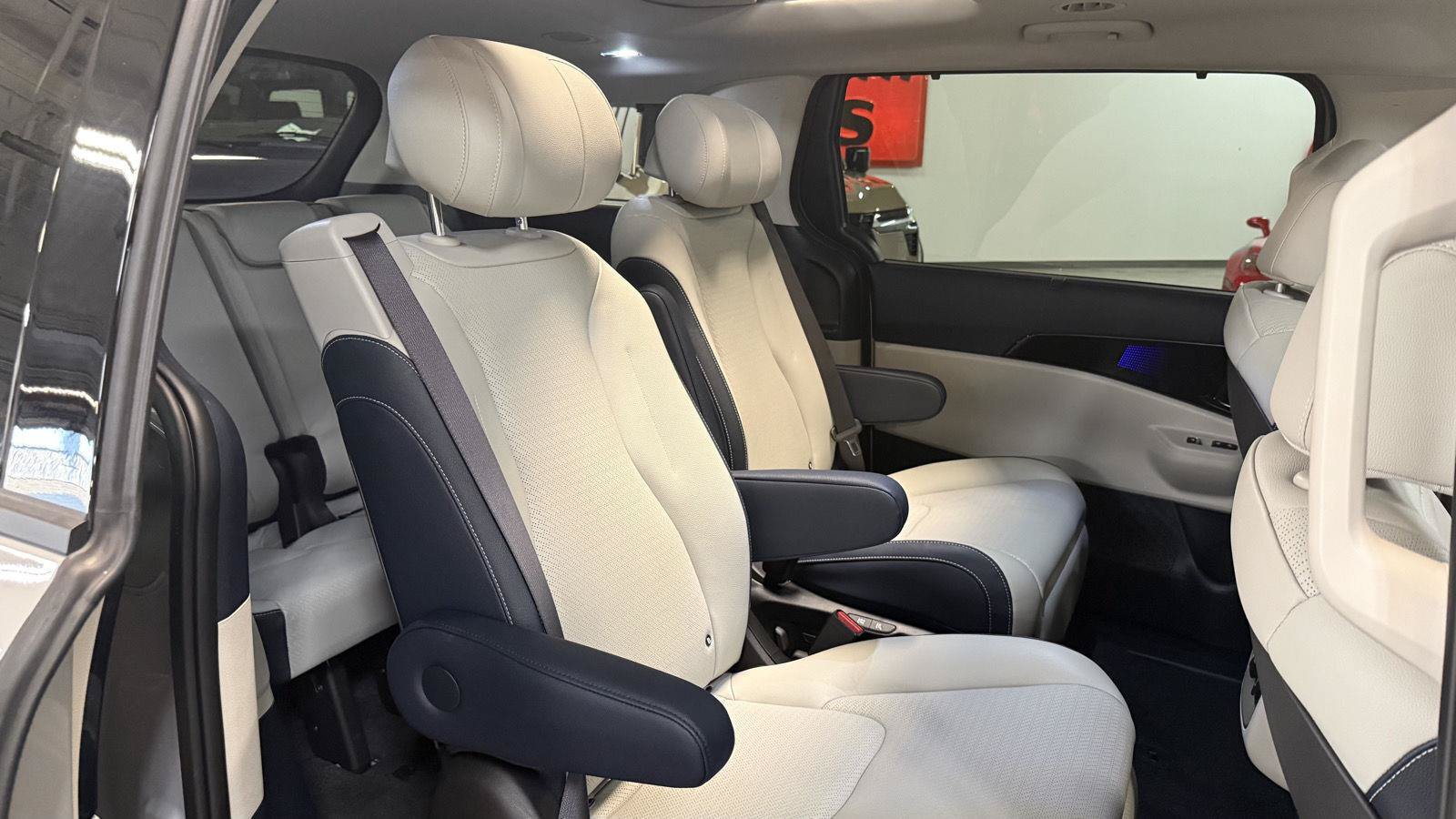 Used 2026 Kia Carnival SX Prestige FWD image 19