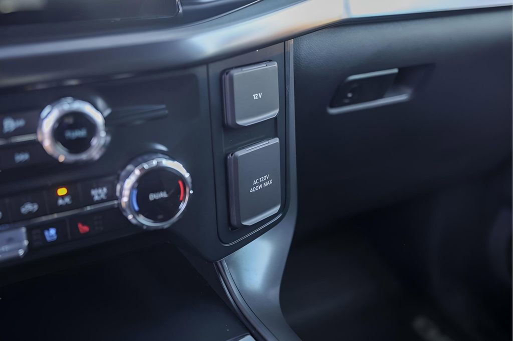 Used 2025 Ford F150 Lariat w/ Equipment Group 502A High image 24