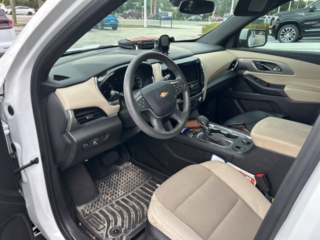 Used 2023 Chevrolet Traverse LS w/ Safety Package FWD image 5