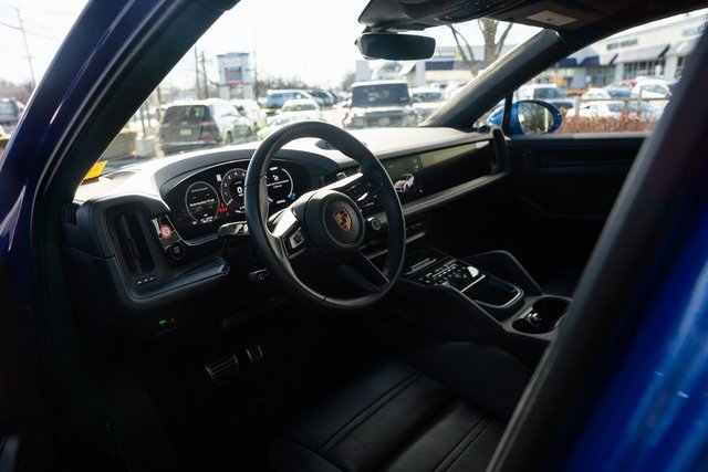Used 2025 Porsche Cayenne GTS image 18