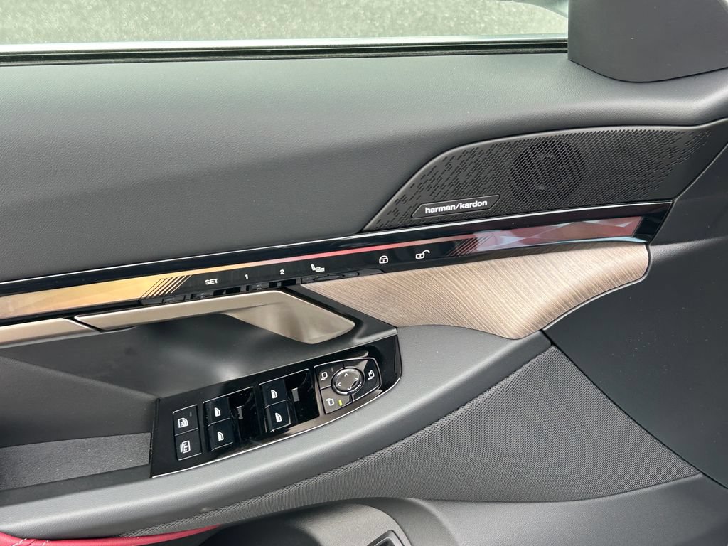 New 2027 BMW i5 eDrive40 w/ Executive Package RWD image 12