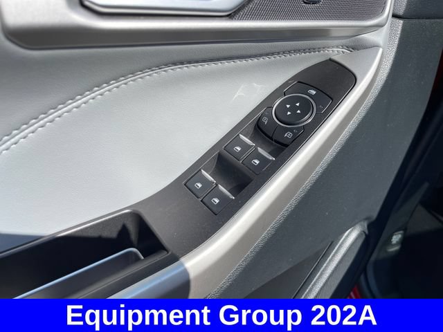 Used 2023 Ford Explorer XLT w/ Equipment Group 202A AWD/4WD image 11