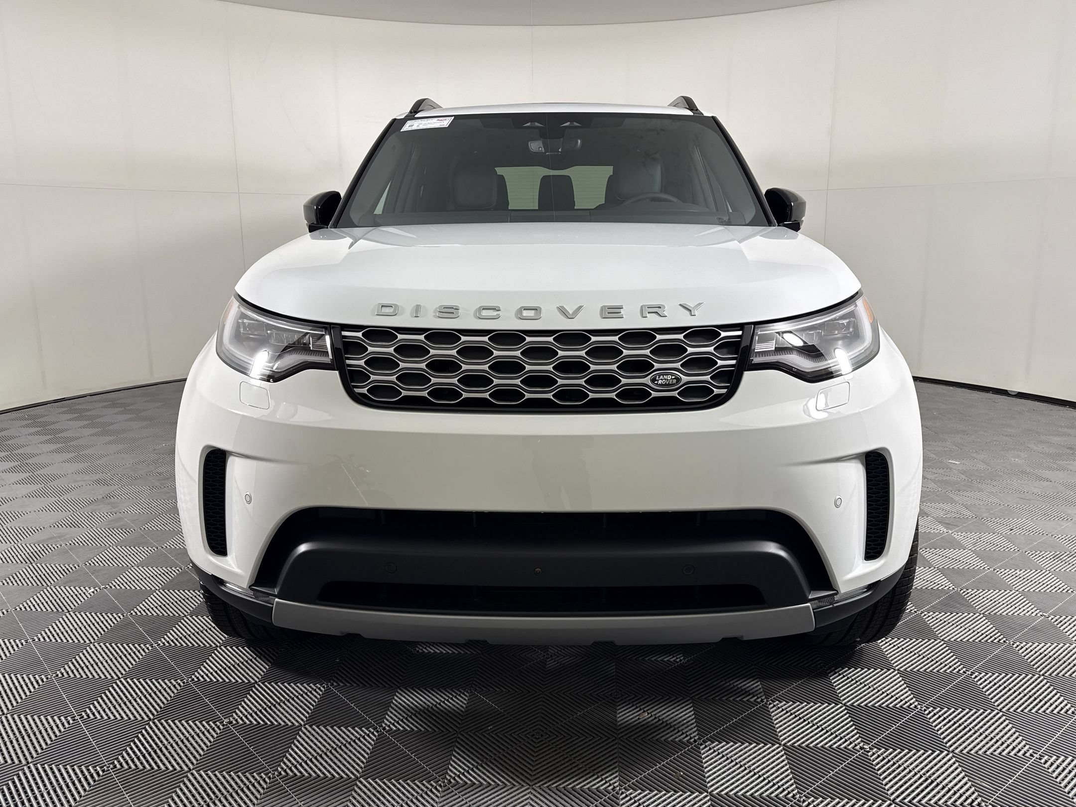 New 2026 Land Rover Discovery S AWD/4WD image 6