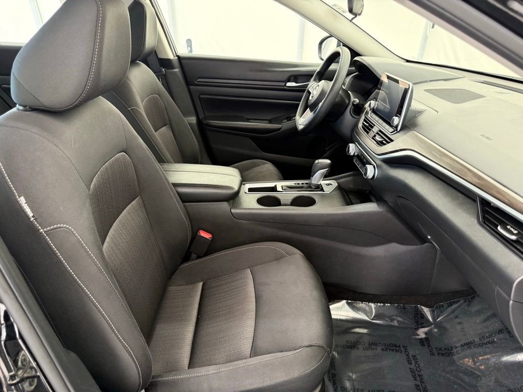 Used 2025 Nissan Altima 2.5 SV image 19