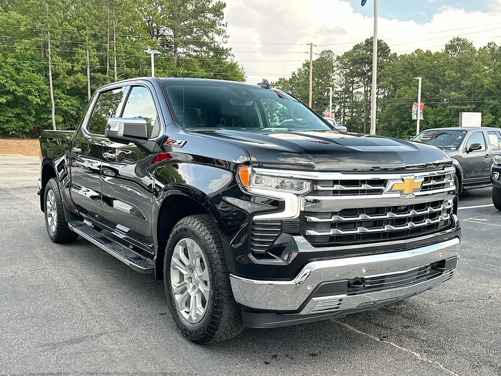 Used 2025 Chevrolet Silverado 1500 LTZ w/ LTZ Premium Package AWD/4WD image 2