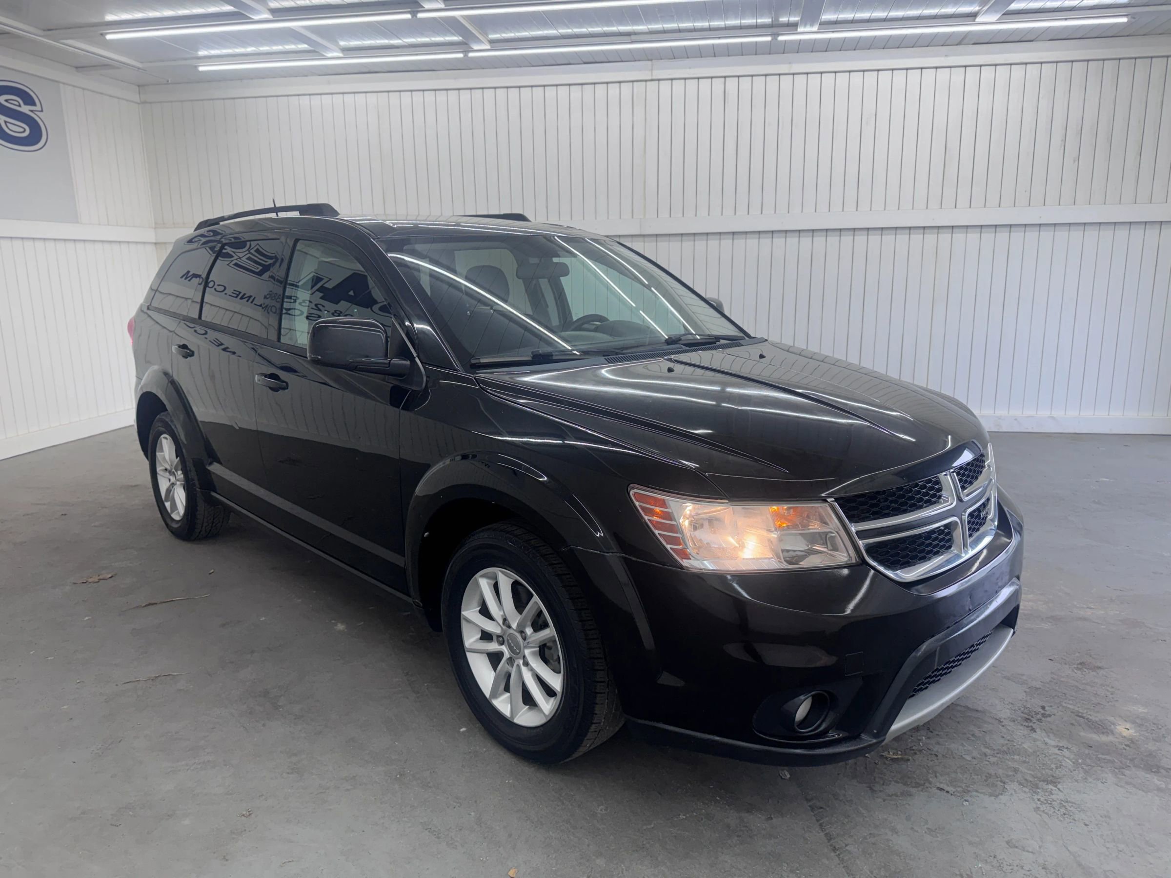 Used 2016 Dodge Journey SXT w/ Comfort/Convenience Group image 3