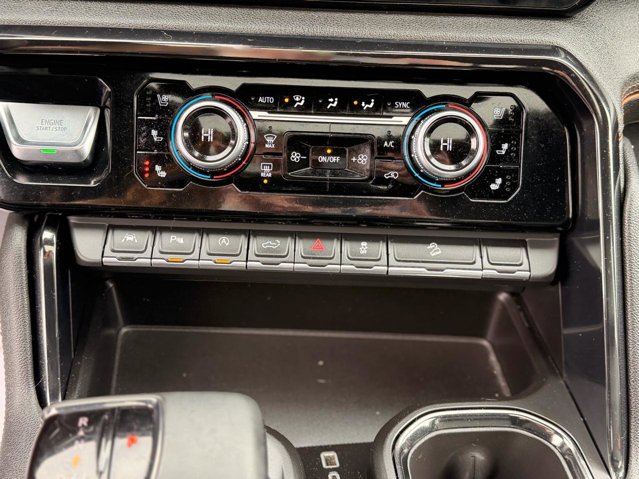 Used 2024 GMC Sierra 1500 AT4 w/ Technology Package AWD/4WD image 20