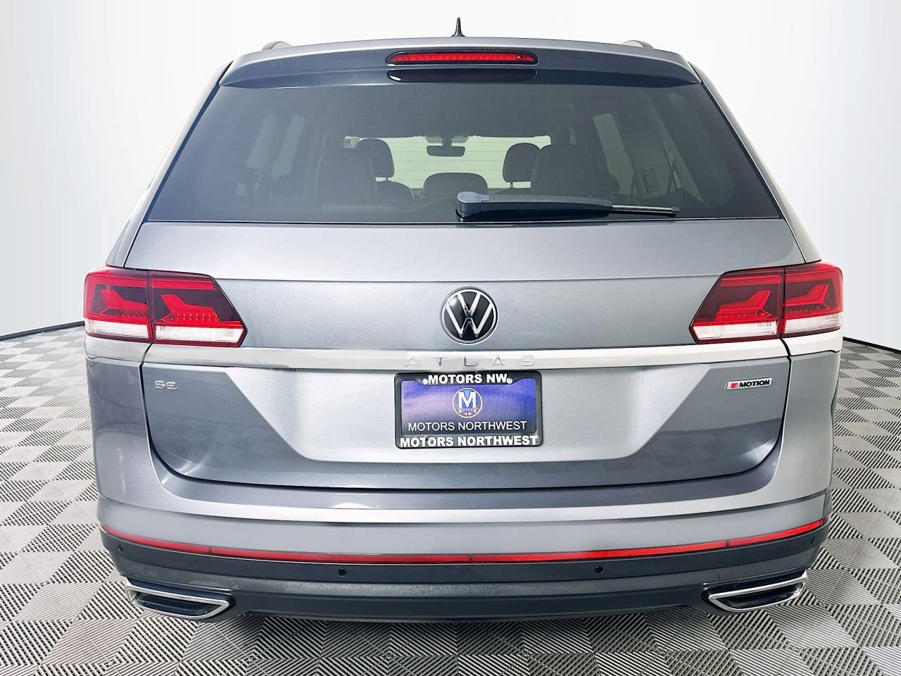 Used 2022 Volkswagen Atlas SE w/ Black Wheel Package image 9