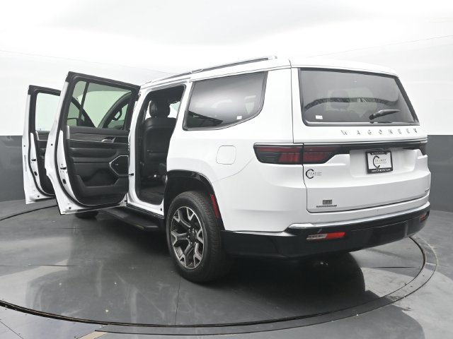 Used 2023 Jeep Wagoneer Series III w/ Preferred Equipment Group AWD/4WD image 54