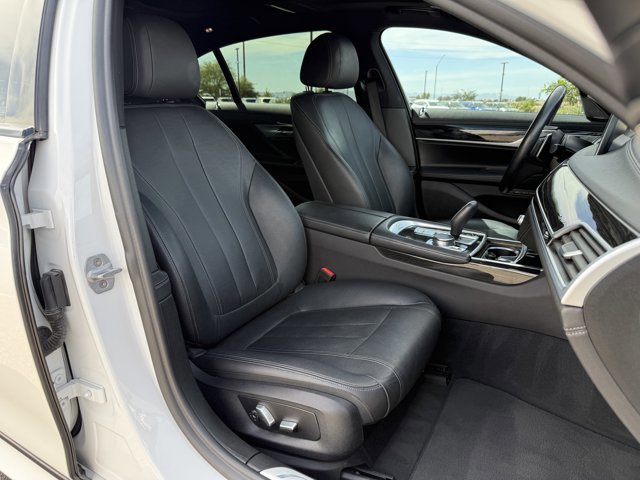 Used 2019 BMW 740i w/ M Sport Package RWD image 13