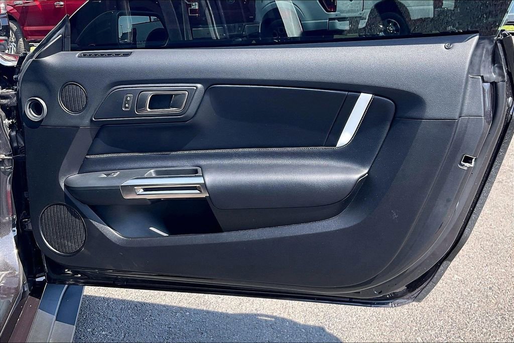 Used 2022 Ford Mustang Shelby GT500 w/ Carbon Fiber Track Pack image 29