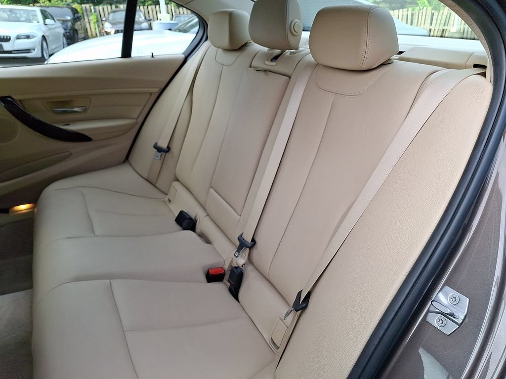 Used 2015 BMW 328i Sedan RWD image 11