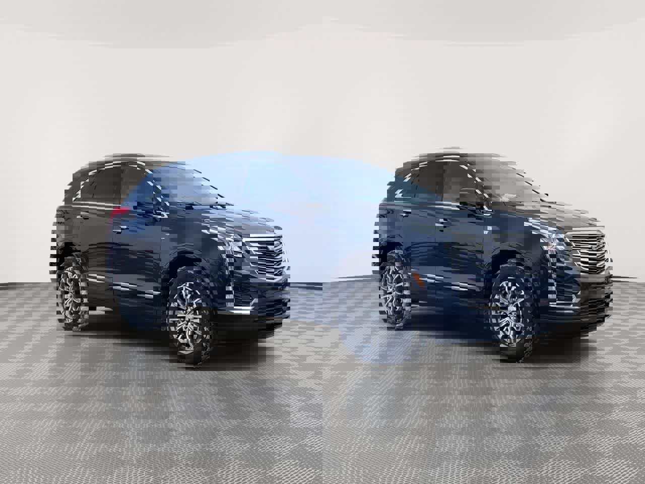 Used 2017 Cadillac XT5 Luxury w/ Driver Awareness Package image 2