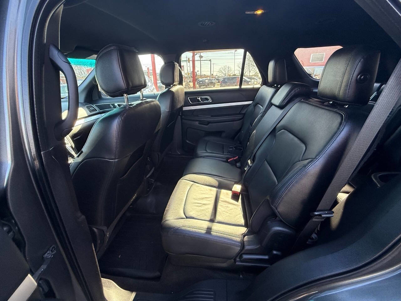 Used 2016 Ford Explorer XLT w/ Equipment Group 202A image 8