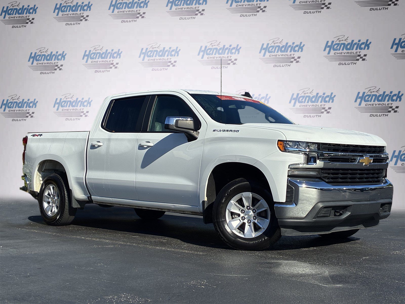 Used 2022 Chevrolet Silverado 1500 LT AWD/4WD image 2