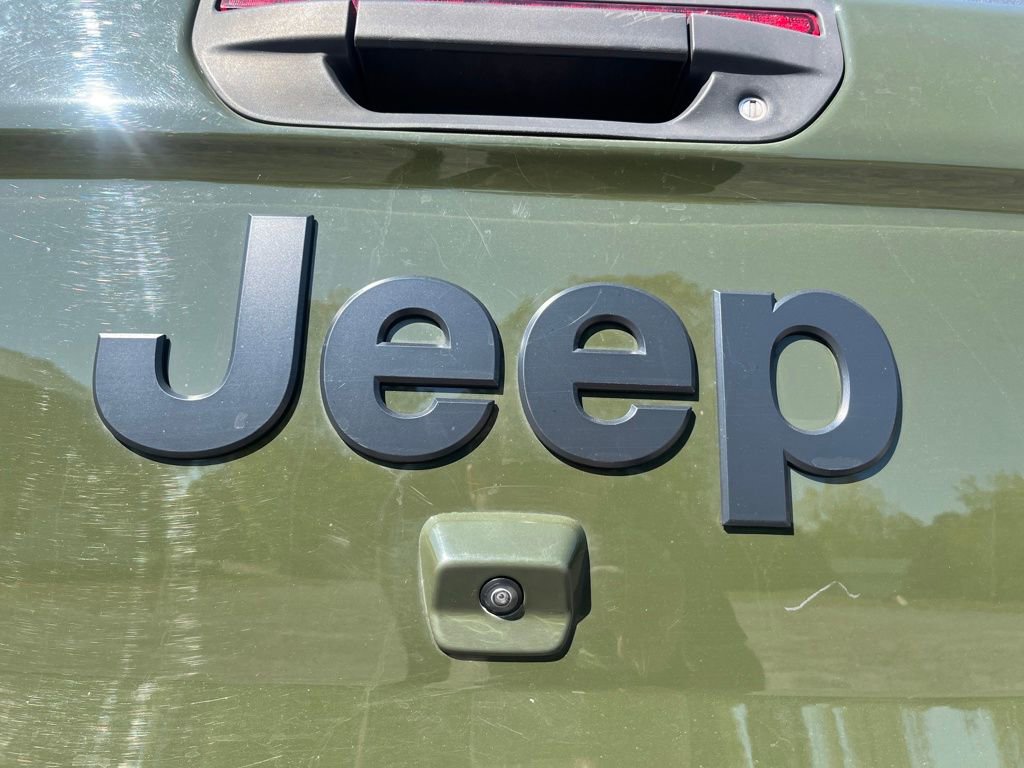 Used 2022 Jeep Gladiator Sport AWD/4WD image 7