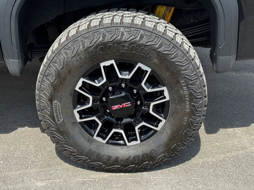 Used 2025 GMC Sierra 2500 AT4X AWD/4WD image 45
