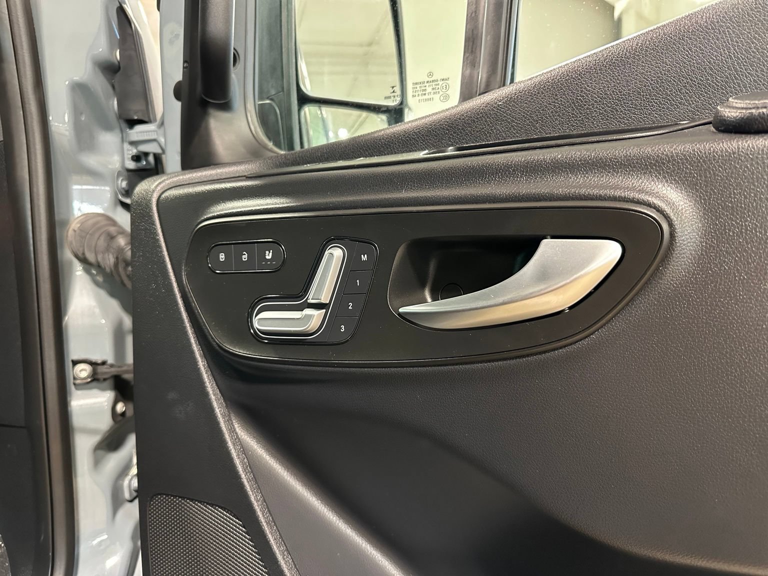 Used 2021 Mercedes-Benz Sprinter 2500 image 33