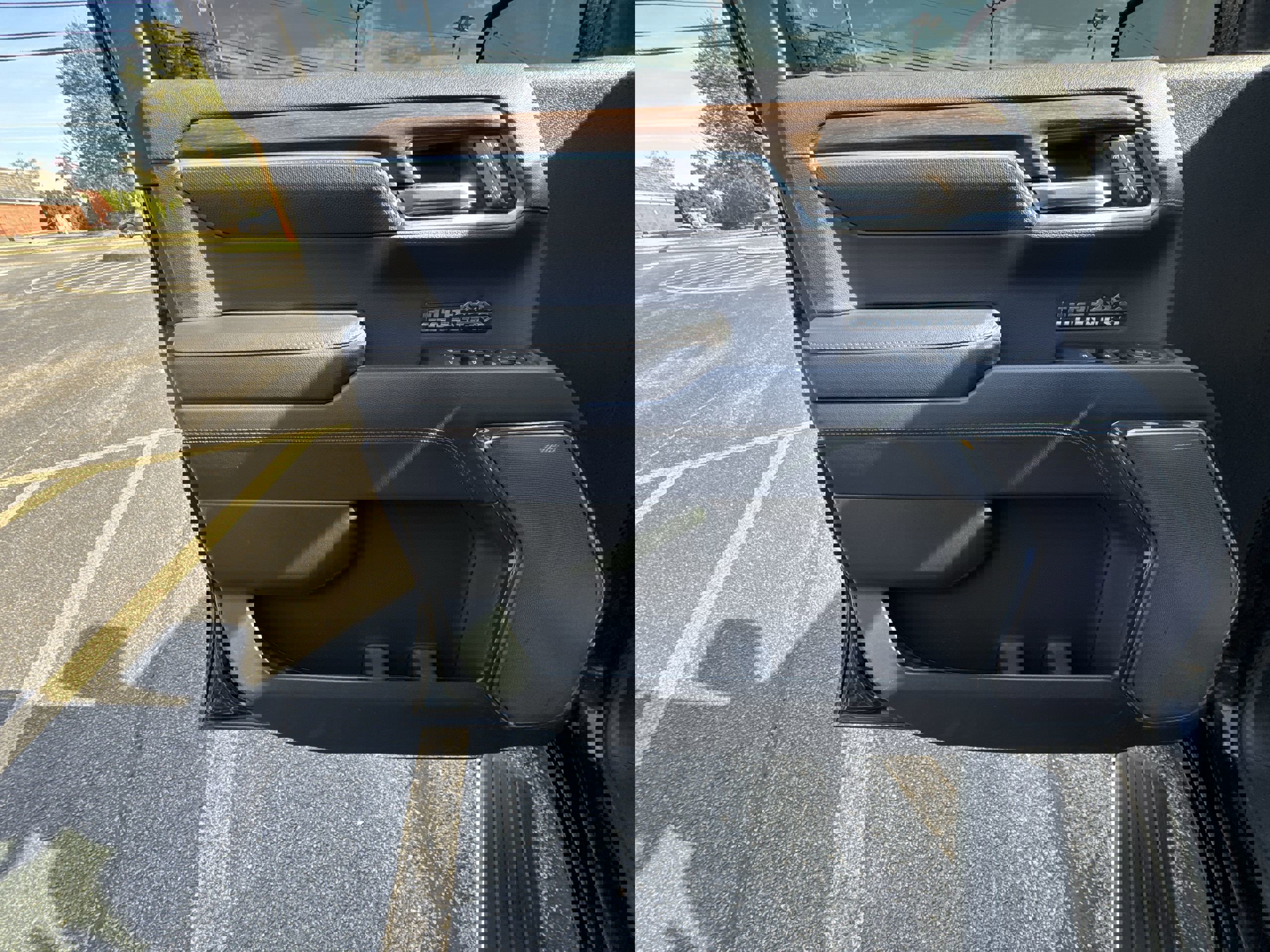 Used 2022 Chevrolet Silverado 1500 High Country w/ High Country Premium Package image 23