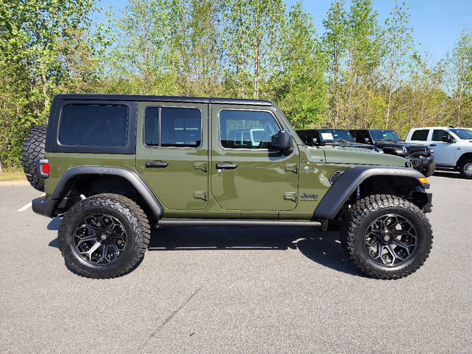 Used 2024 Jeep Wrangler Unlimited Sport image 2