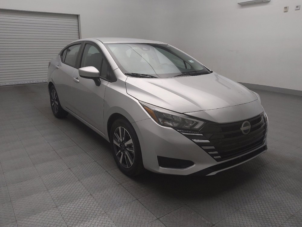 Used 2025 Nissan Versa SV image 13