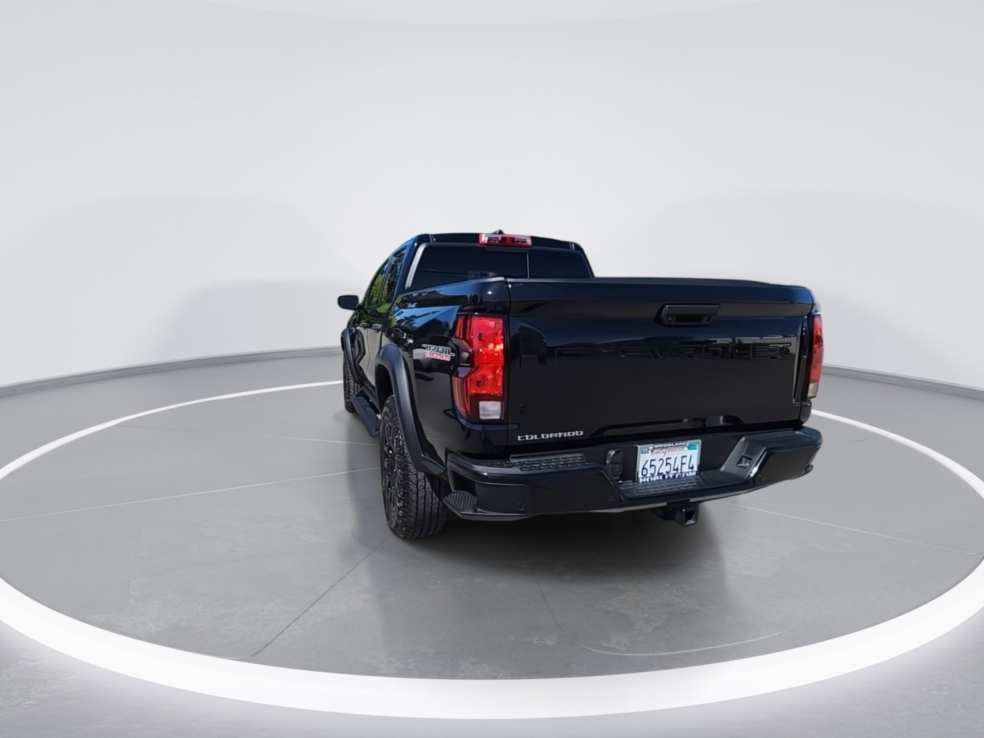 Used 2024 Chevrolet Colorado Trail Boss w/ Technology Package AWD/4WD image 3