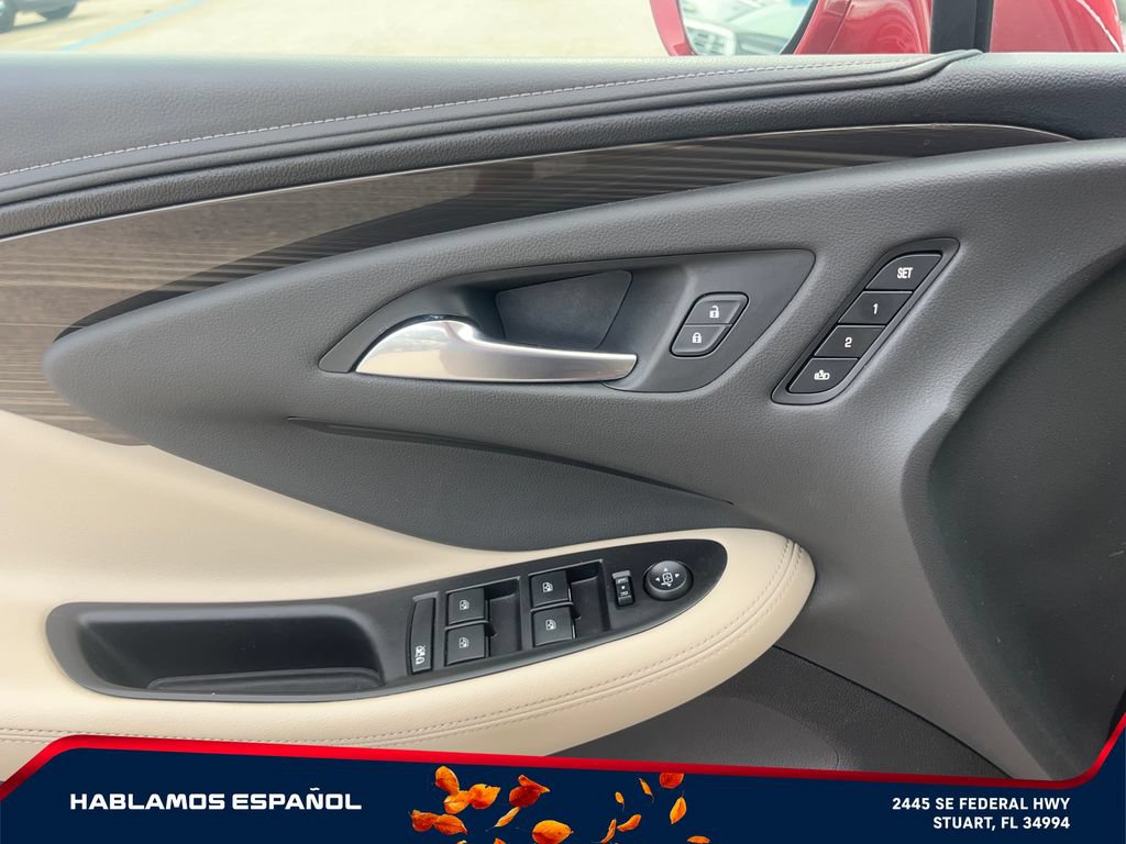 Used 2019 Buick Envision Essence FWD image 23