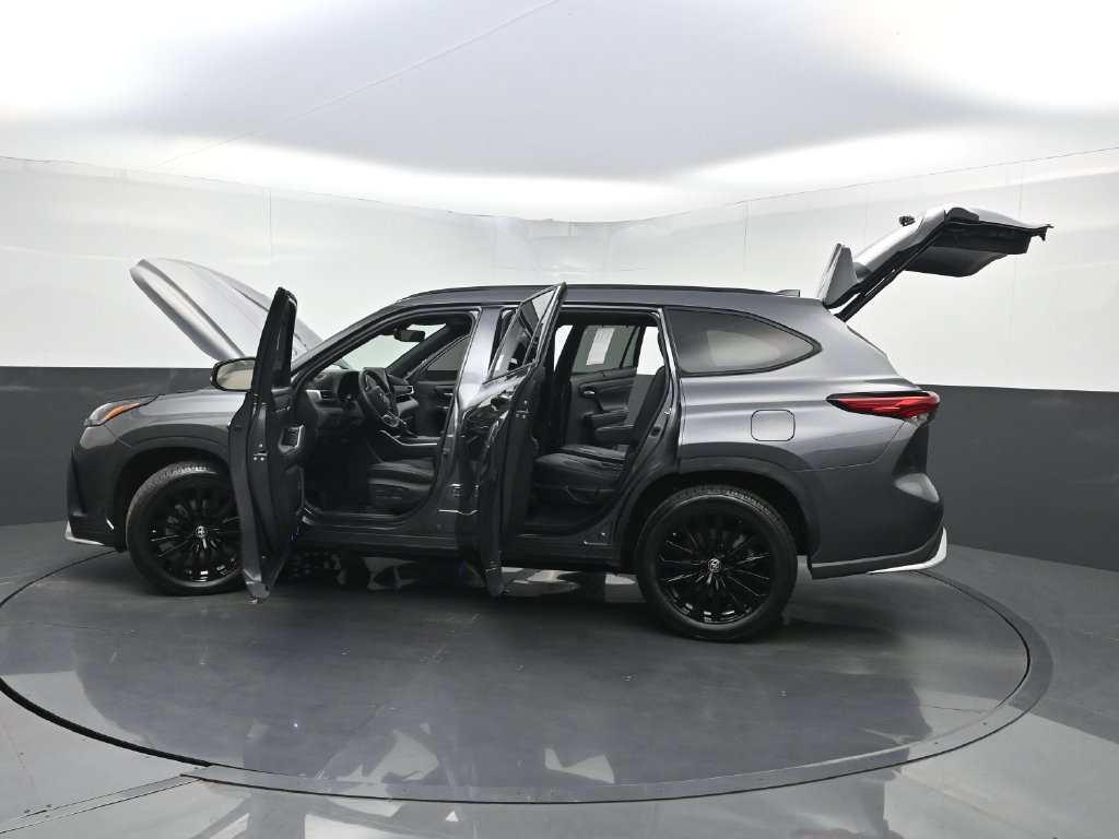Used 2023 Toyota Highlander XSE FWD image 38