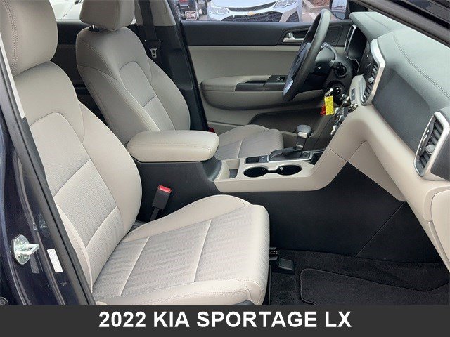 Used 2022 Kia Sportage LX image 16