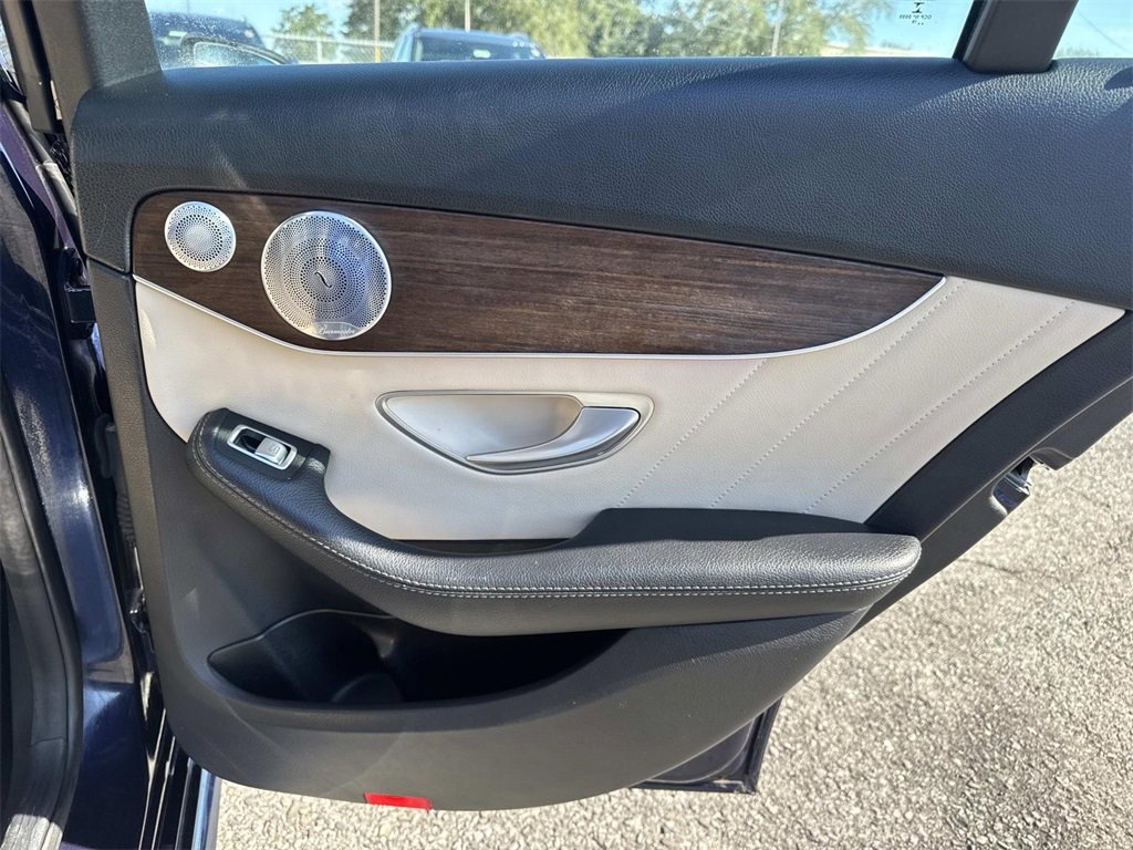 Used 2020 Mercedes-Benz C 300 4MATIC Sedan image 25