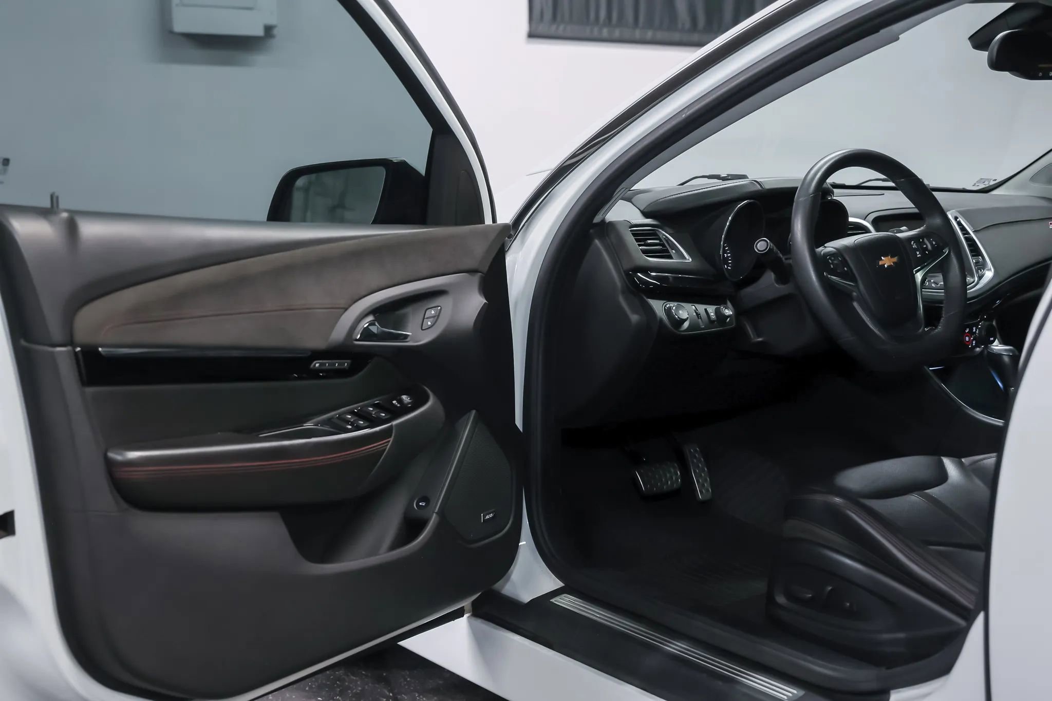 Used 2015 Chevrolet SS image 10