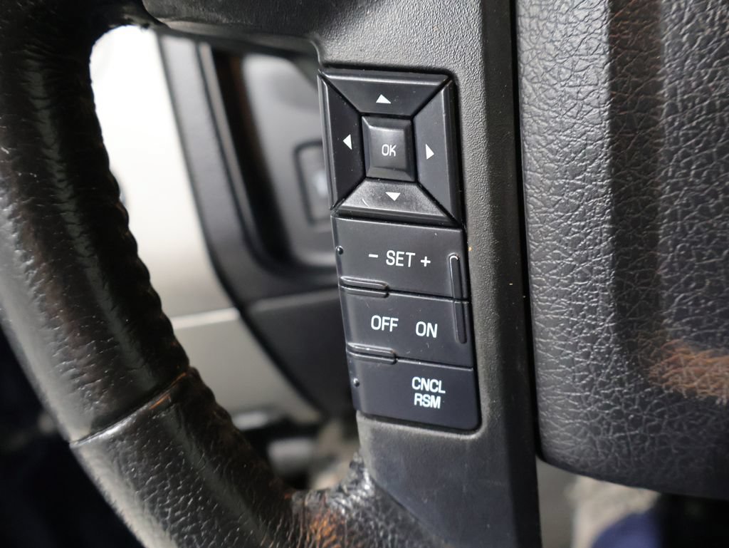 Used 2017 Ford Expedition XLT w/ Equipment Group 202A AWD/4WD image 33