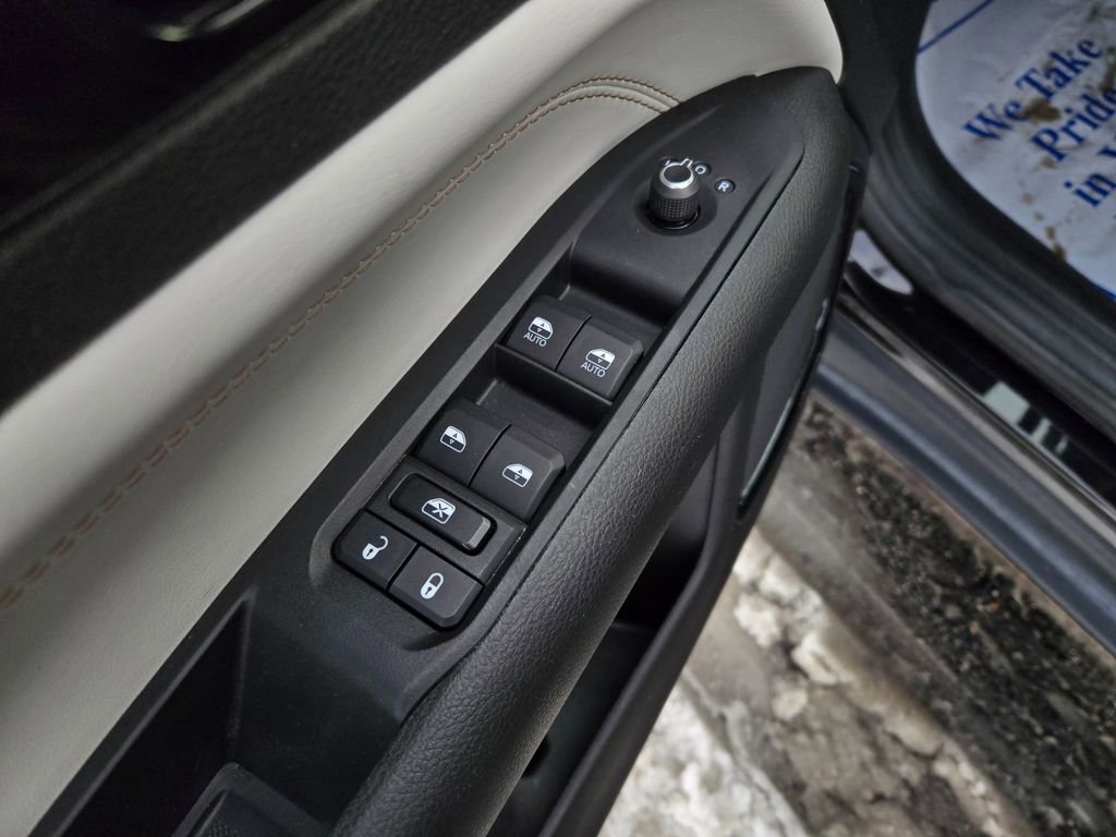 Used 2022 Jeep Compass Limited image 12