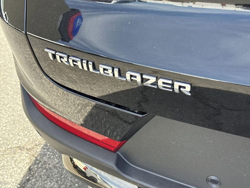 Used 2025 Chevrolet TrailBlazer ACTIV w/ Driver Confidence Package image 27