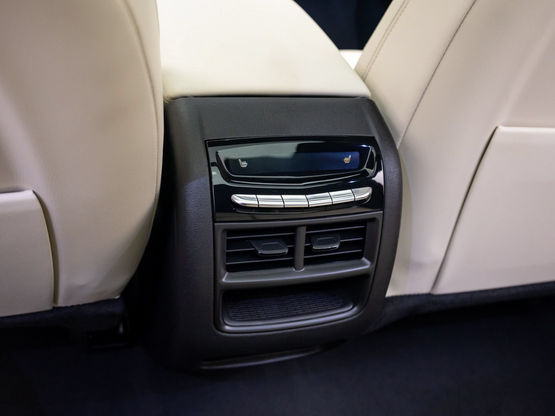 New 2026 Cadillac XT5 Sportv w/ LPO, Floor Liner Package AWD/4WD image 19