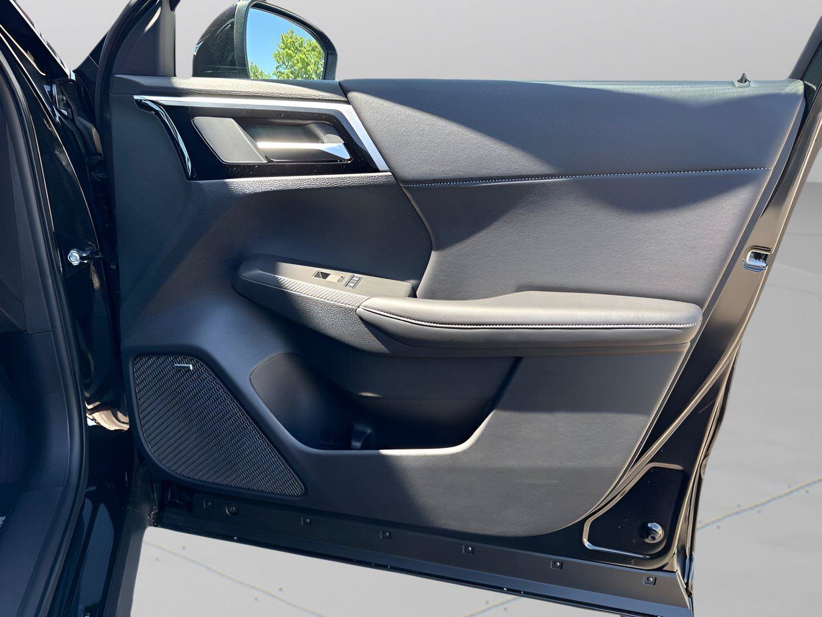 New 2026 Mitsubishi Outlander LE FWD image 32