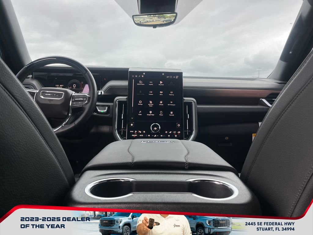 Used 2025 GMC Yukon XL Denali w/ Denali Reserve Package image 16