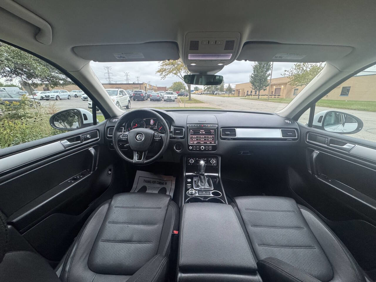 Used 2017 Volkswagen Touareg Sport image 16