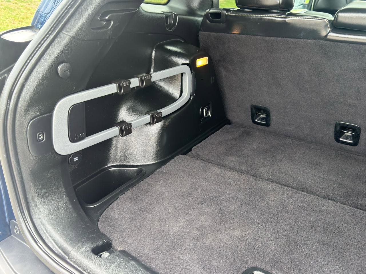 Used 2018 Jeep Cherokee Limited image 42