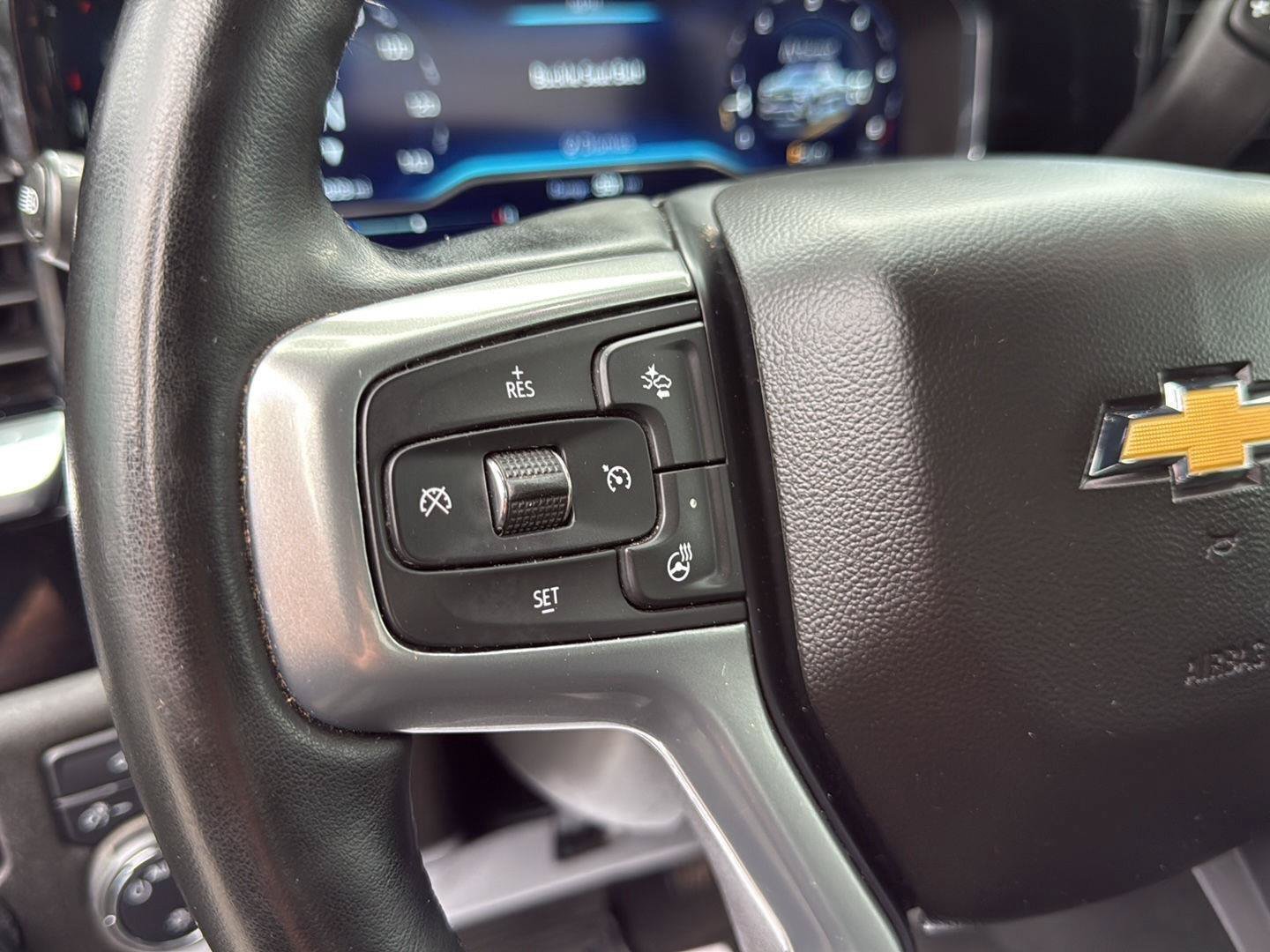 Used 2023 Chevrolet Silverado 1500 LT AWD/4WD image 11