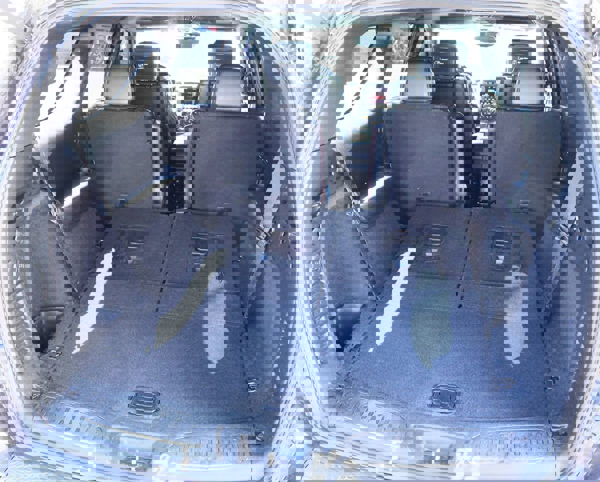 Used 2018 Dodge Durango R/T w/ Technology Group image 25