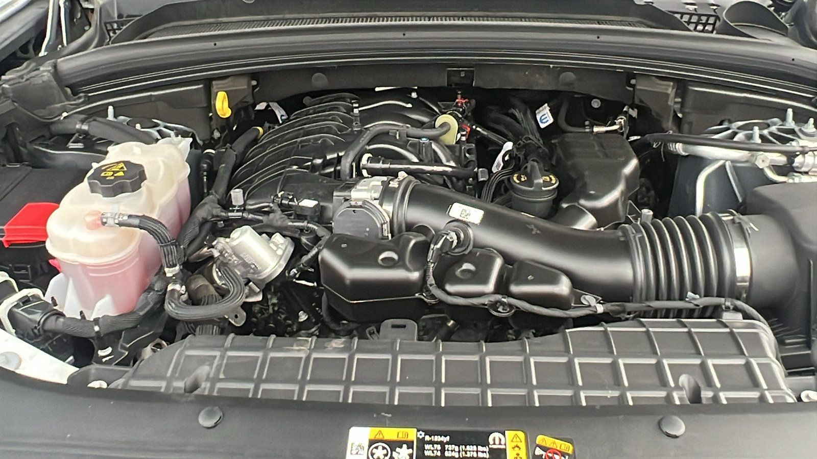 Used 2024 Jeep Grand Cherokee L Laredo image 12