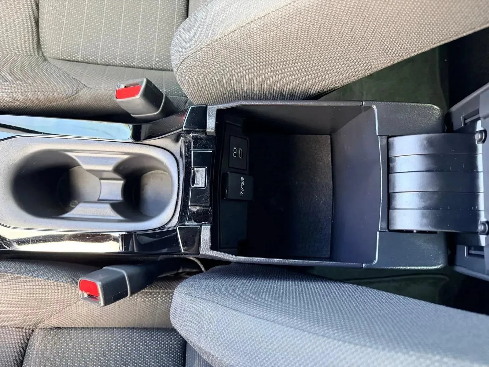Used 2022 Toyota Corolla SE FWD image 31
